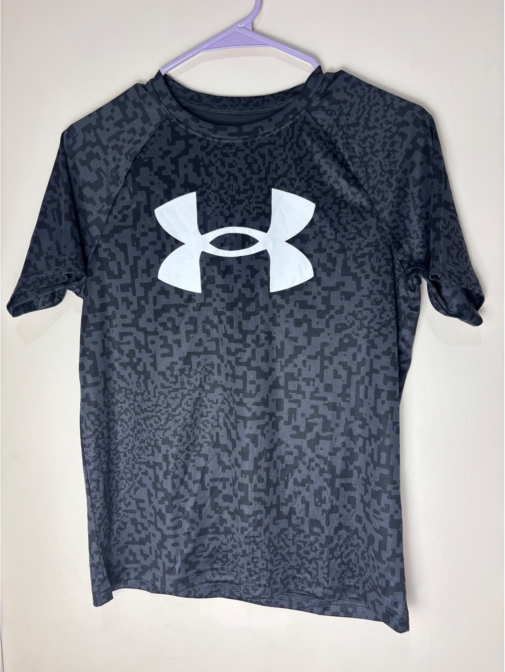 Under Armour Boys Youth Medium Tech Printed Short Sleeve Shirt Gray Black NWT